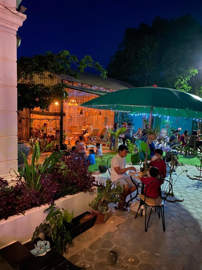 Bloom Garden Bed & Breakfast เสียมราฐ ภายนอก รูปภาพ