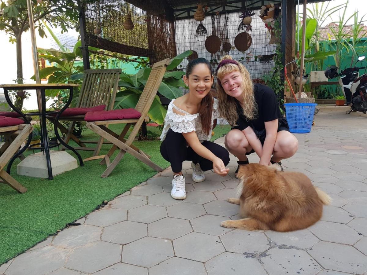 Bloom Garden Bed & Breakfast เสียมราฐ ภายนอก รูปภาพ